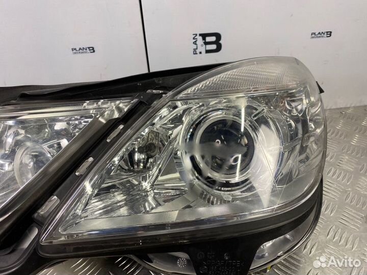 Фара ксеноновая передняя левая Mercedes-Benz