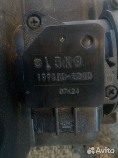 Датчик массового расхода воздуха Mazda CX-7 Мазда