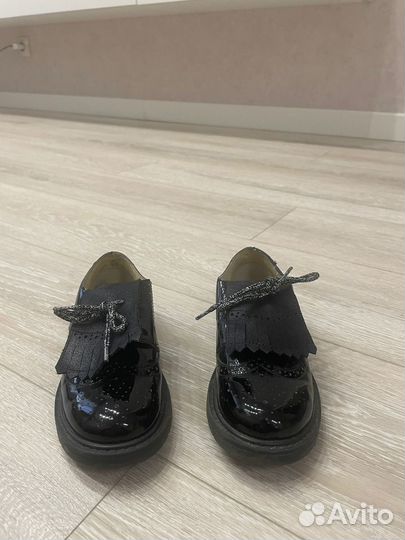 Туфли на девочку 28 размера