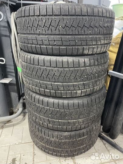 Triangle PL02 255/35 R20