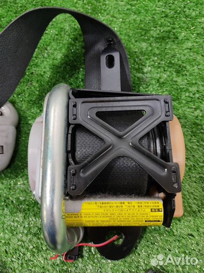 Ремень безопасности передний правый Mitsubishi La