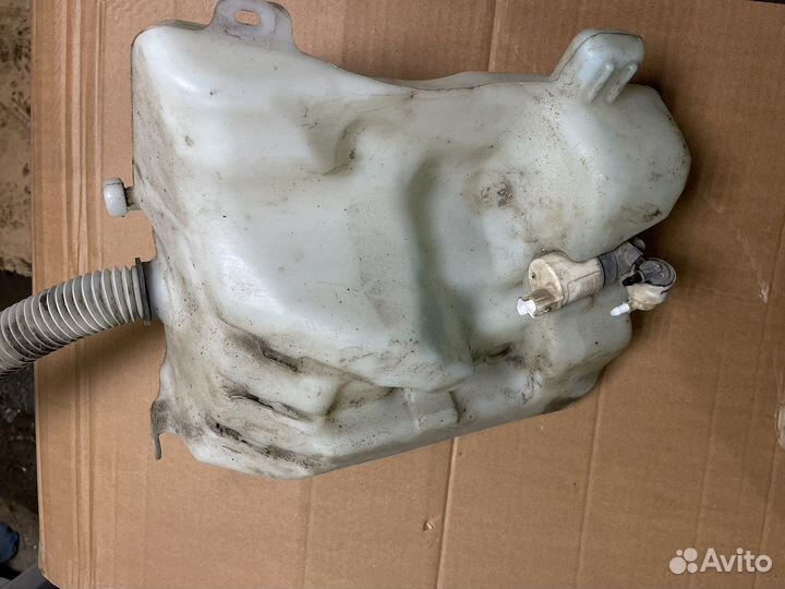 Бочёк омывателя Ситроен С4 b7