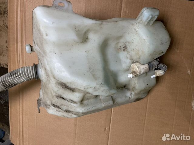 Бочёк омывателя Ситроен С4 b7