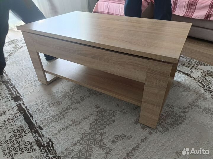 Журнальный столик