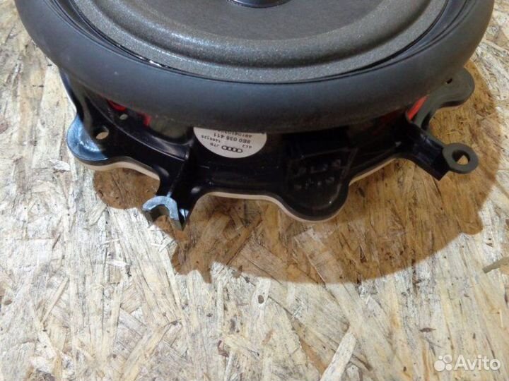 Динамик Audi A4 B7 AUK