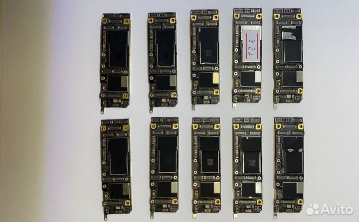 Материнская плата iPhone 11