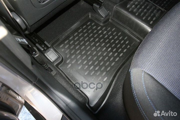 Комплект резиновых автомобильных ковриков 3D в
