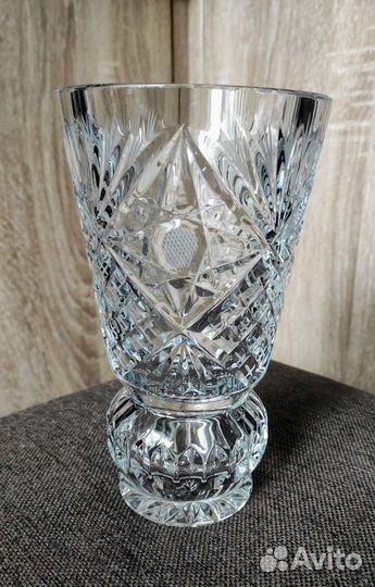 Хрустальная ваза