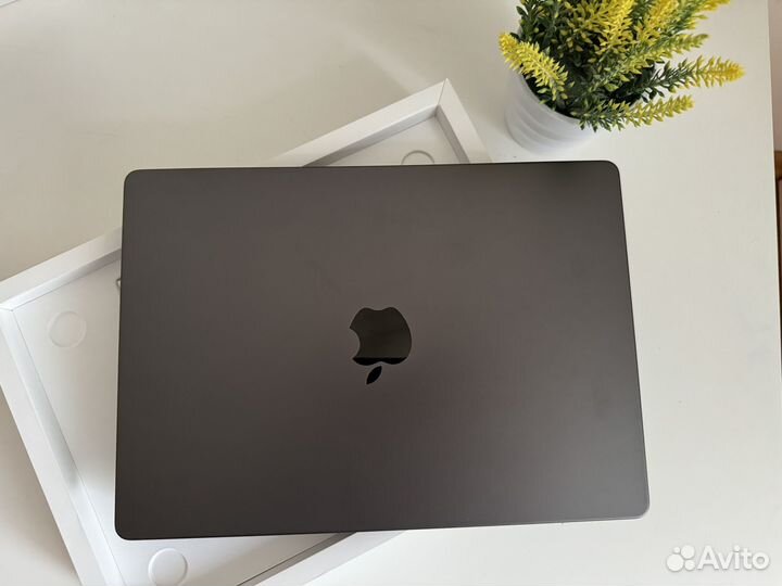 Macbook Pro 14 2023 M3 Pro - 28 циклов