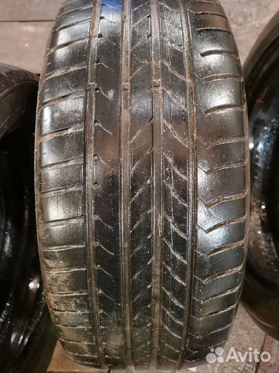 Goodyear EfficientGrip 215/50 R17 95