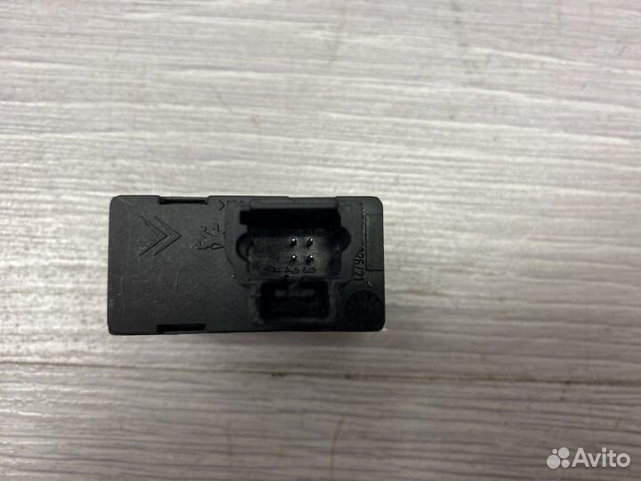 Блок управления стеклоподъемником передний правый