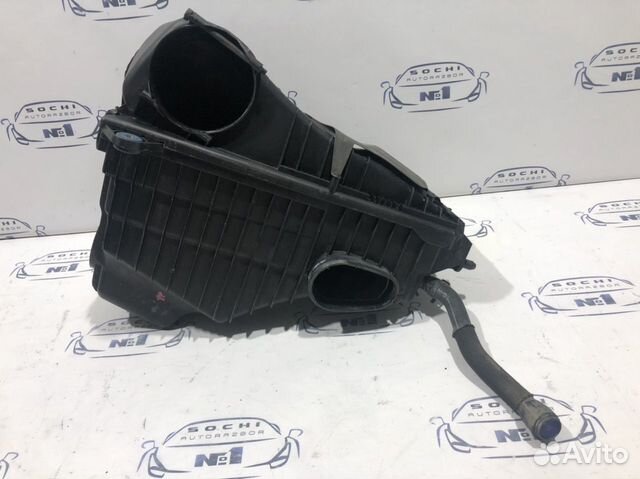 Корпус фильтра правый Volkswagen Touareg Audi Q7