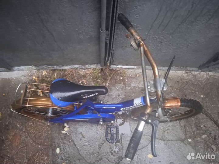 Детский велосипед 4+ в нормальном состоянии