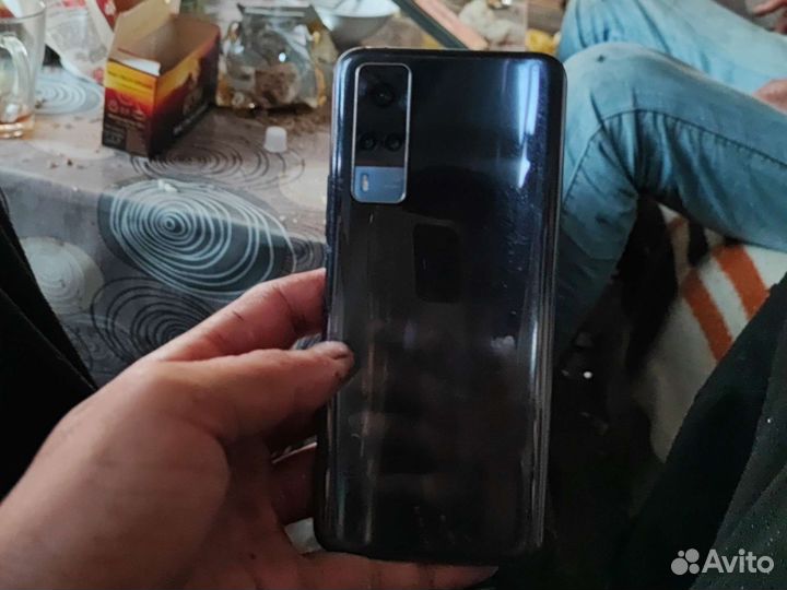 Мобильные телефоны. Виво у 31 на 128 Гб