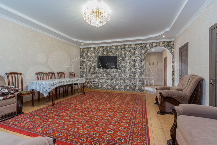 Дом 226,3 м² на участке 10 сот.