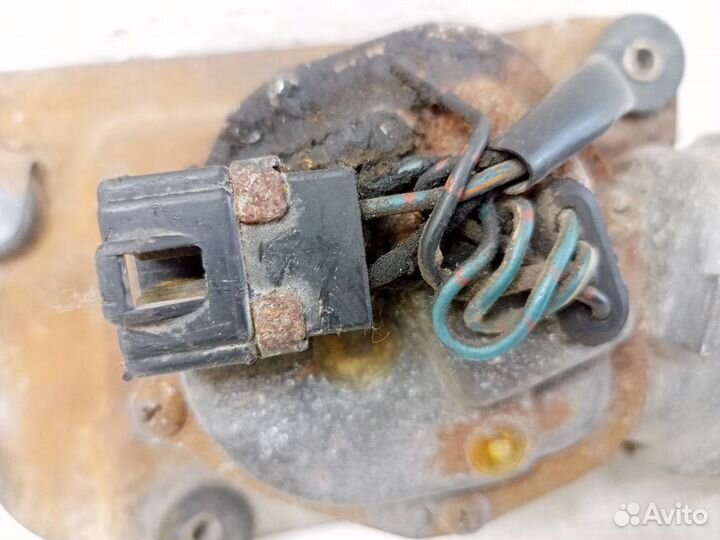 Моторчик стеклоочистителя передний