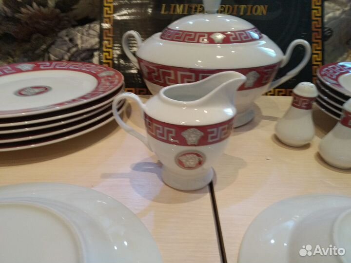 Сервиз чайный, обеденный.фарфоровый