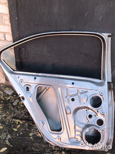 Дверь задняя левая skoda octavia a7
