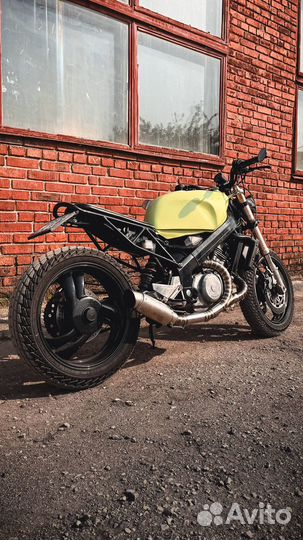 Мотоцикл Honda Bros NT400 Custom
