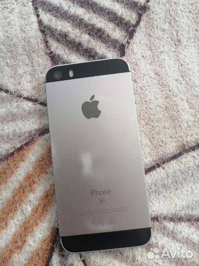 Телефон iPhone SE (2016) на запчасти