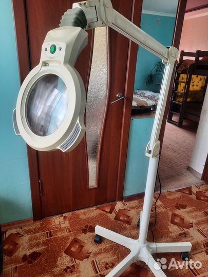 Лампа лупа напольная