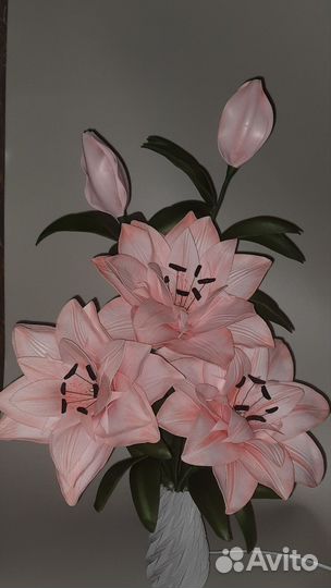 Светильник настольный лилия