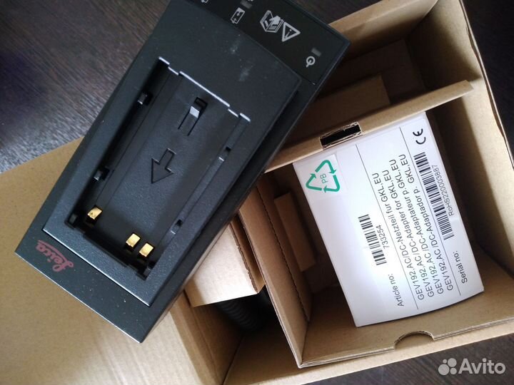 Зарядное устройство для Leica