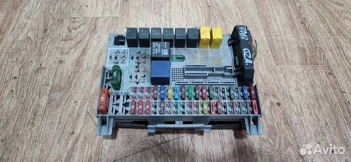 Блок предохранителей салонный Opel Astra G 1998-2