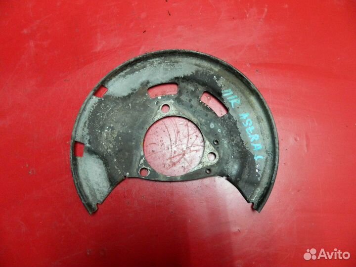 Пыльник тормозного диска 13324457 Opel Astra J P10