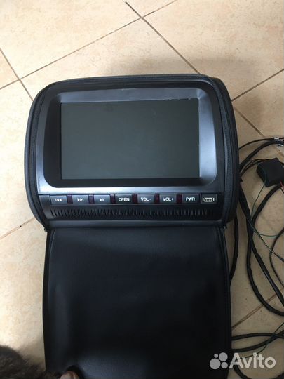 Телевизор в подголовнике автомобильный