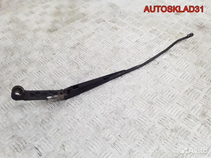 Поводок стеклоочистителя левый Mitsubishi Colt Z3