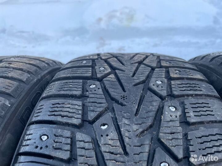 Nokian Tyres Hakkapeliitta 7 215/45 R17