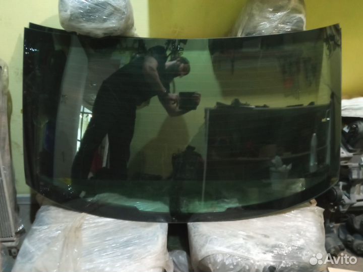 Стекло заднее VW Polo Sedan 5