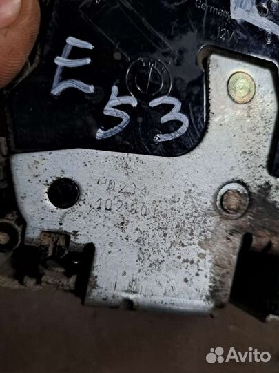 Замок двери задний левый BMW E53