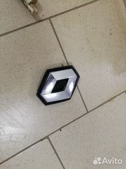 Эмблема значек передний рено меган 2