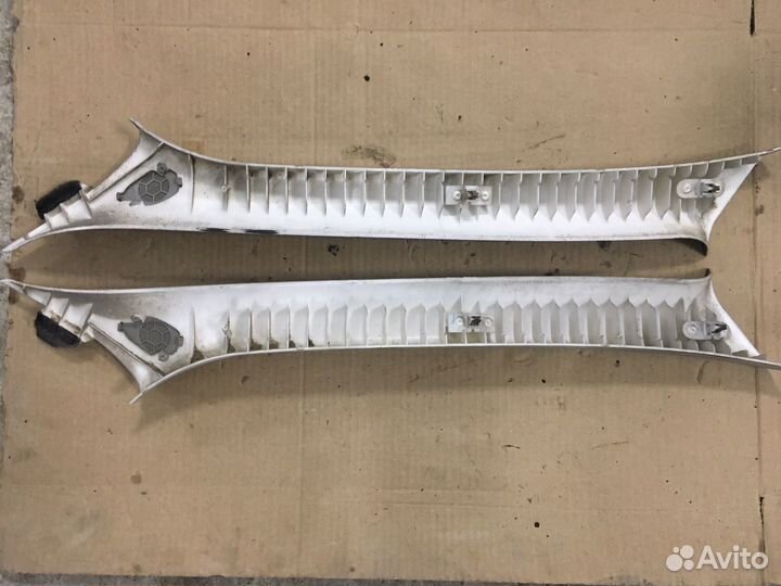 Обшивка передней стойки Nissan Maxima A33 (4623)