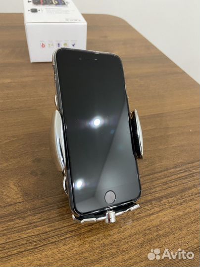 Автомобильный держатель для телефона с зарядкой