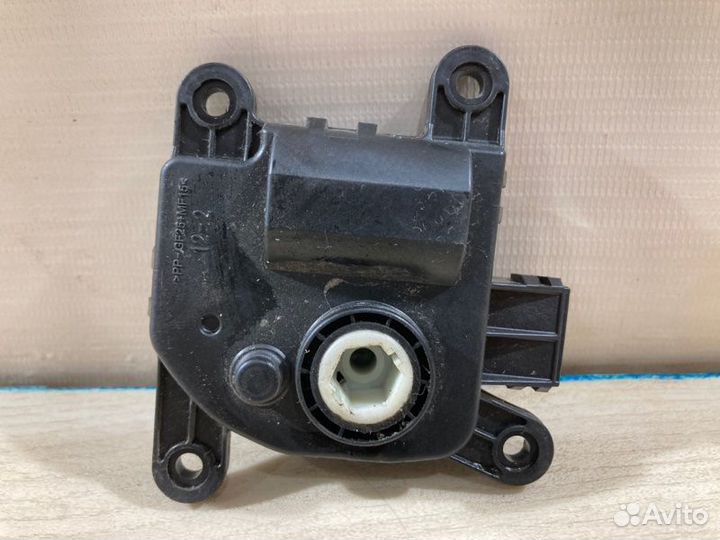 Сервопривод заслонок печки Kia Rio 3 седан 2013