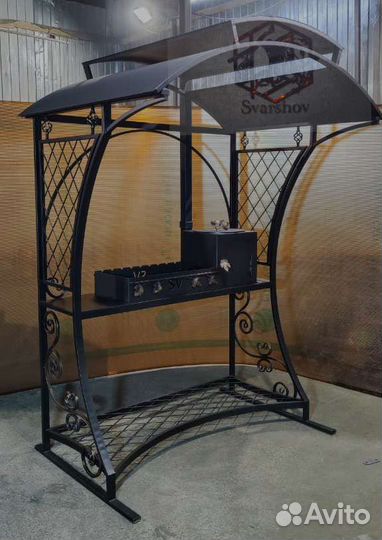 Мангал с крышей