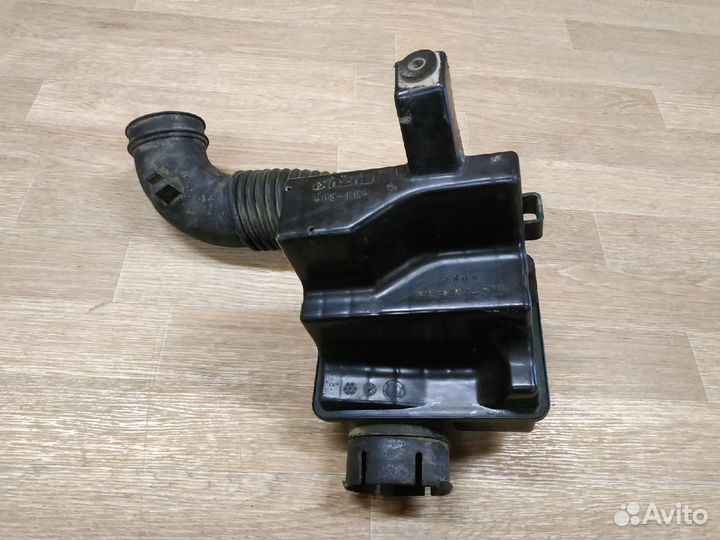 Резонатор воздушного фильтра Suzuki Liana