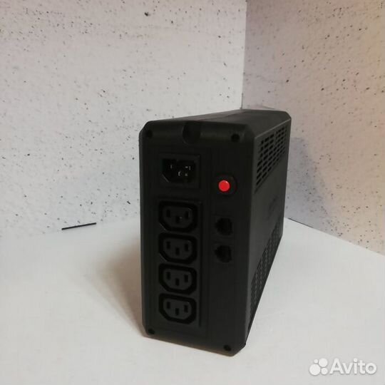 Ибп CyberPower uti675e
