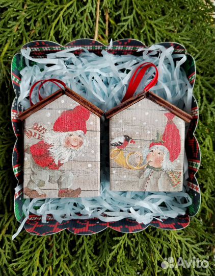 Набор новогодних домиков для украшения елки и дома