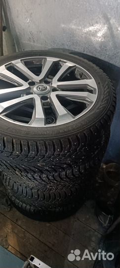 Nokian Tyres Hakkapeliitta 9 SUV 285/45 R22