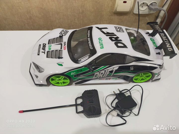 Машина на радиоуправлении для дрифта