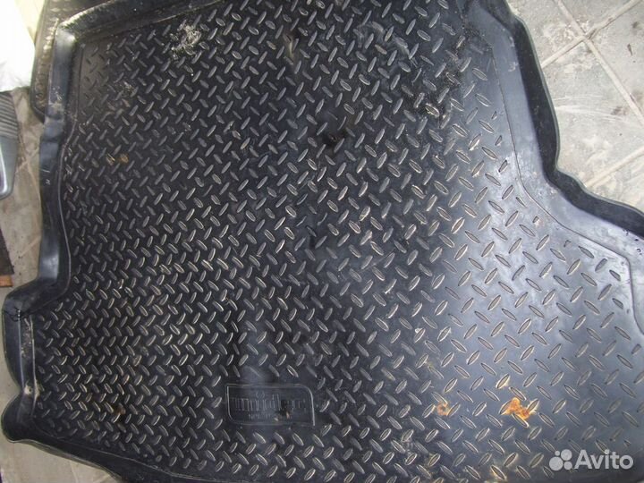 Хендай акцент коврик салона в багажник