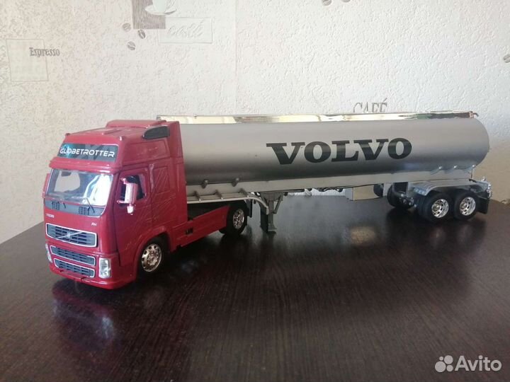 Модель volvo fh 1/32