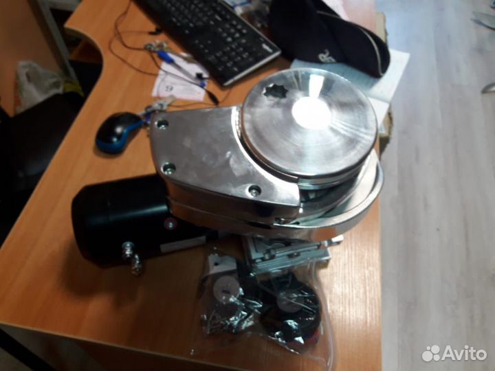 Продам якорную лебедку 1500w