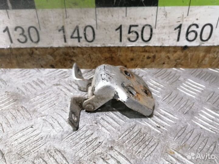 Петля двери передней левой верхняя Chery Sweet 200