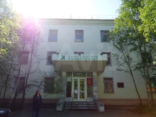 Здание, 2981.6 м²