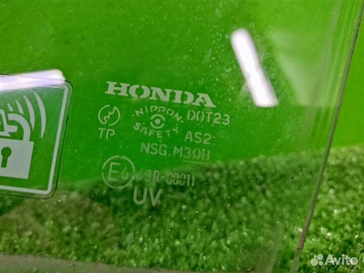 Стекло переднее левое Honda FR-V (BE1) 2006